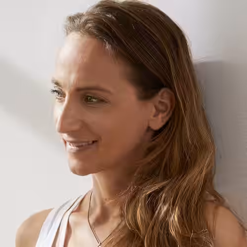Angela Sauer